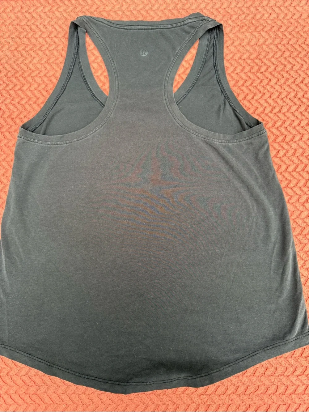 Lululemon lot of 5 tank tops size 6, all are in mint condition barely worn